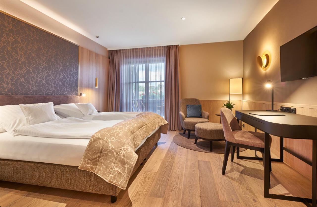 Hotel Zur Waldbahn ซวีเซิล ภายนอก รูปภาพ