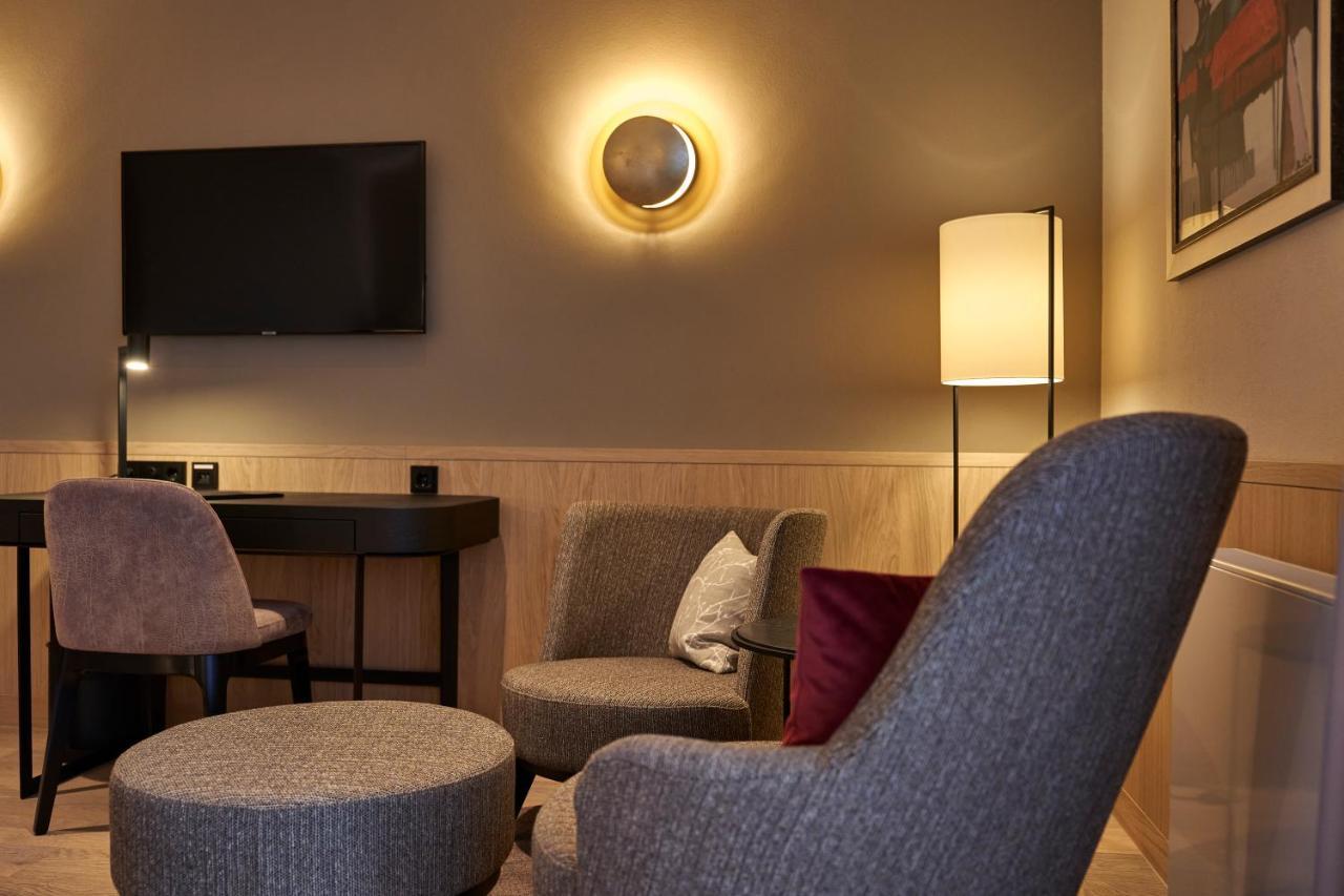 Hotel Zur Waldbahn ซวีเซิล ภายนอก รูปภาพ