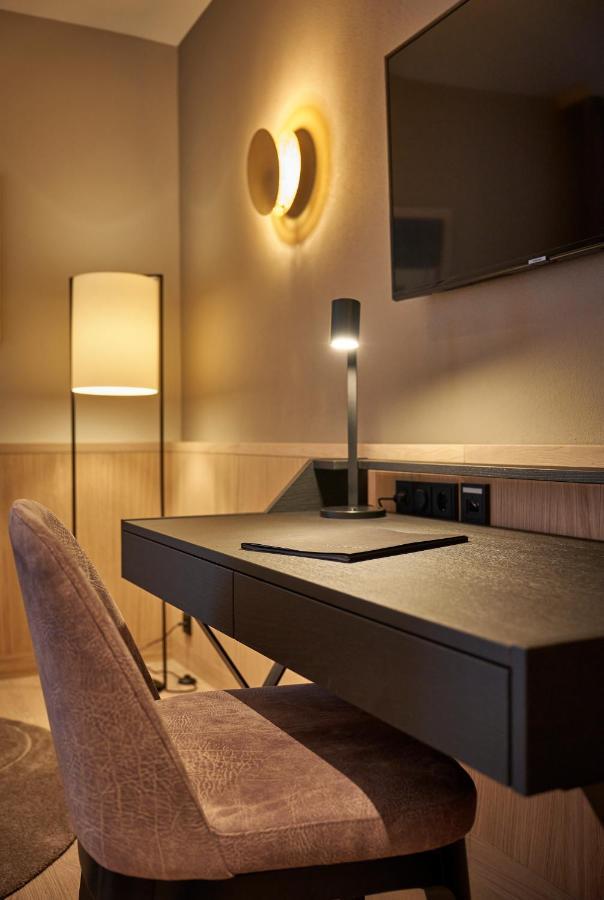 Hotel Zur Waldbahn ซวีเซิล ภายนอก รูปภาพ
