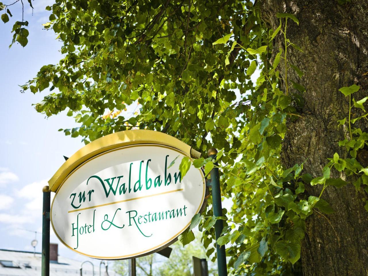 Hotel Zur Waldbahn ซวีเซิล ภายนอก รูปภาพ
